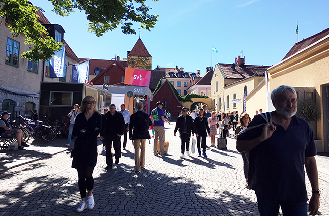 Folkvimmel i Visby under politikerveckan. Foto: Helena Ekstrand